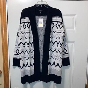 Jessica Simpson Black and White‎ Geometric Pattern Sweater M NWT